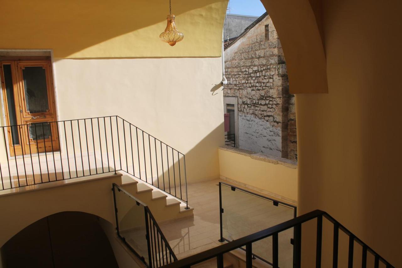 B&B Piazza Garibaldi 圣埃拉莫因科莱 外观 照片